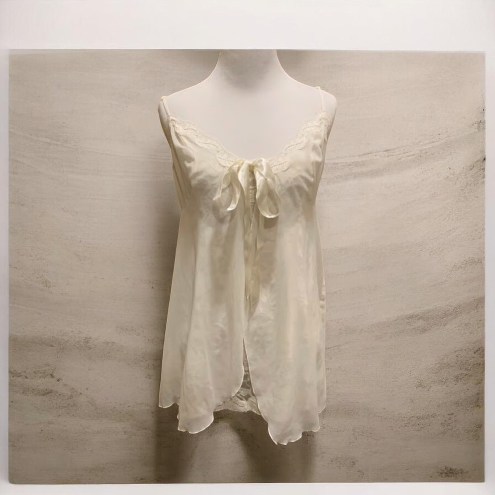 Vintage VS Cottagecore, lace, bridal babydoll